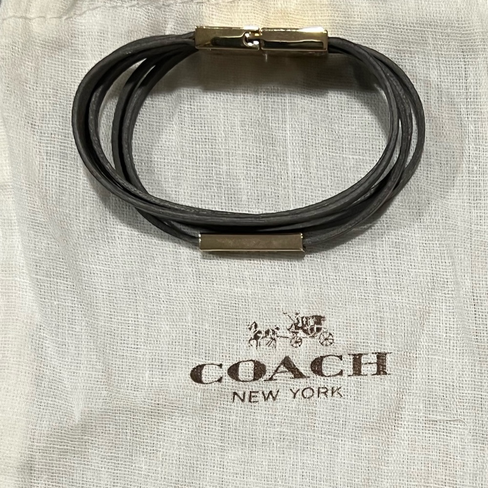 Coach Bracelet 🤎